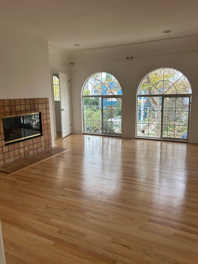 Building Photo - 6416 W 6th St Unit 6418 W 6th Street Rental
