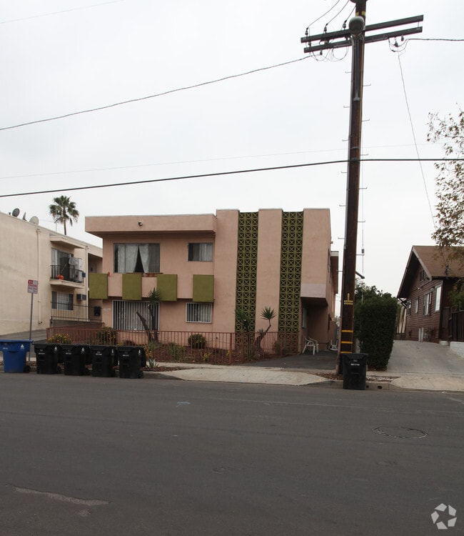 Building Photo - 1629 Talmadge St Rental