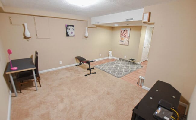 Photo - 2021 Windmeade Dr