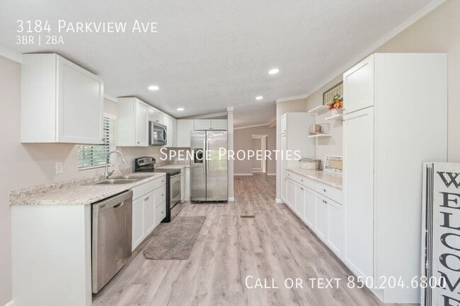 Photo - 3184 Parkview Ave