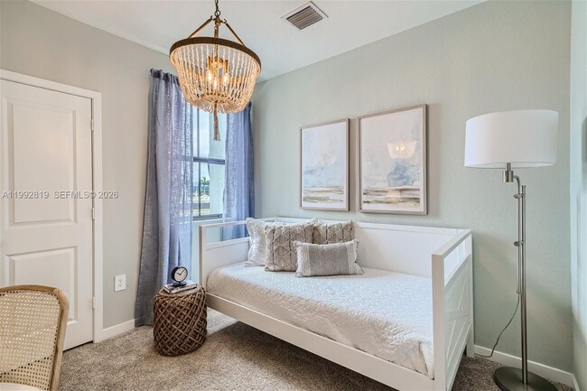 Photo - 359 NE 16th St