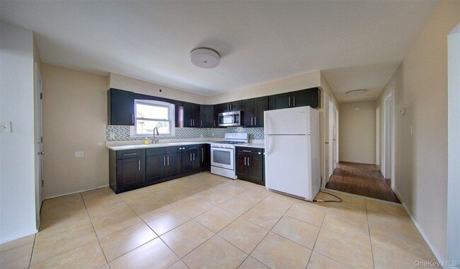 Building Photo - 1322 G St Unit 2