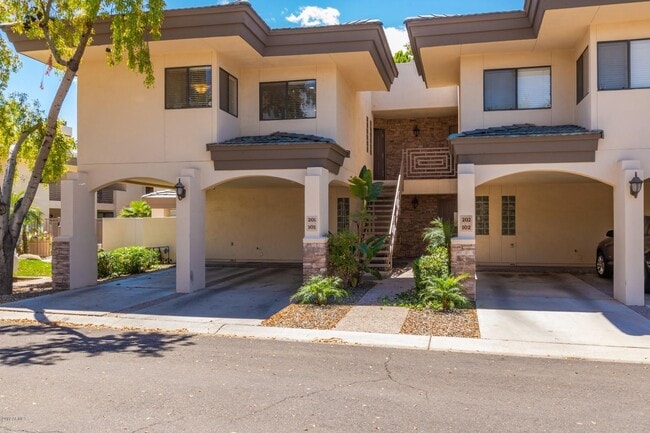 Building Photo - 3235 E Camelback Rd Unit 201