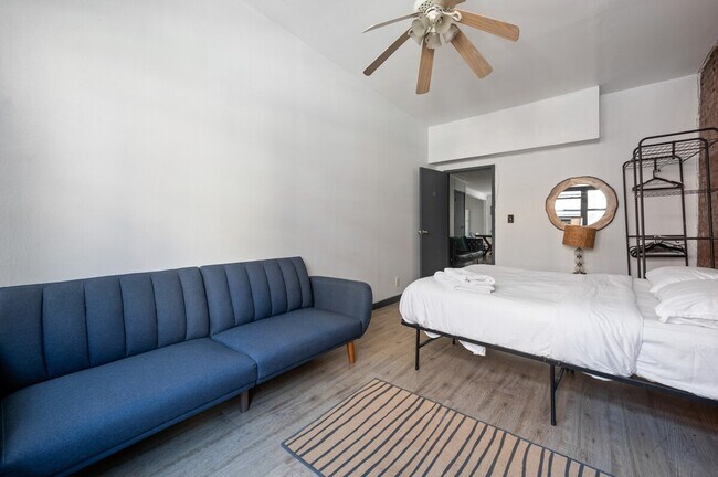 Photo - 301 W 31st St Unit ID1323979P