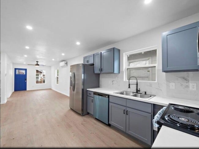 Building Photo - 3521 McIlhenny St