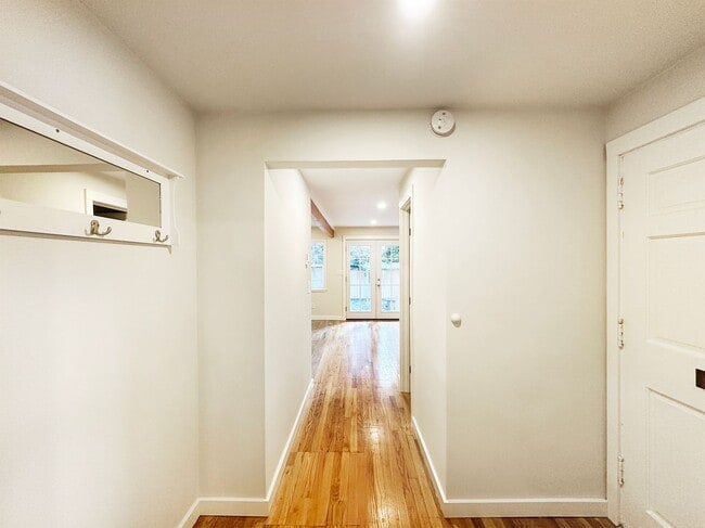 Photo - 1Bd/1Ba Seattle Duplex