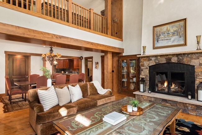 Photo - 83 Exhibition Ln