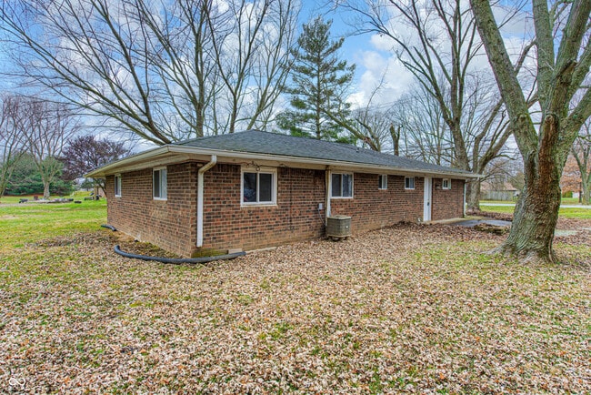 Building Photo - 8445 Bluff Rd Rental