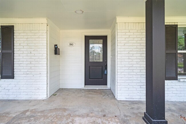 Photo - 5943 Greenmont Dr