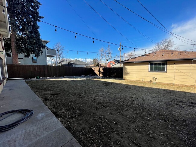 Photo - 2875 S Sherman St