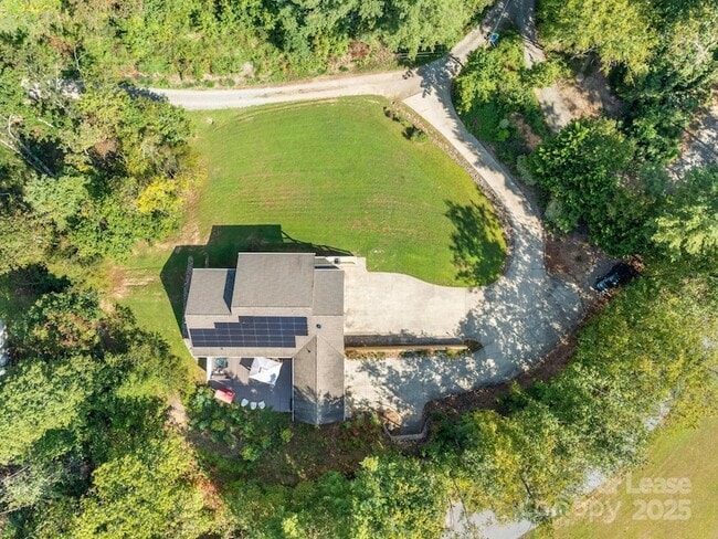 Photo - 24 Lamplighter Ln