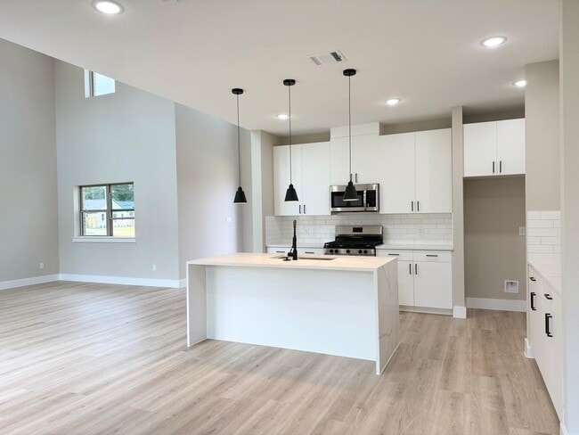 Photo - 2606 Liguria Ln