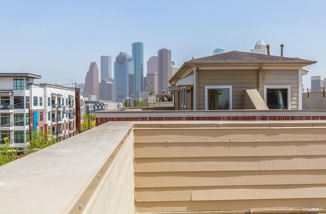 Building Photo - 1607 W Dallas St