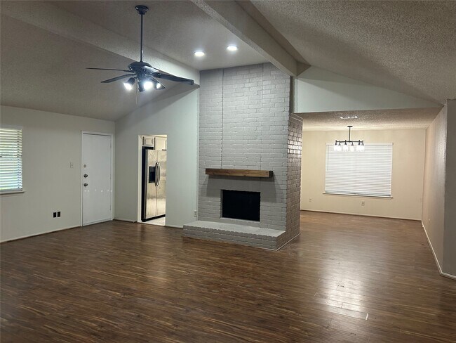 Building Photo - 12310 Jaguar Dr