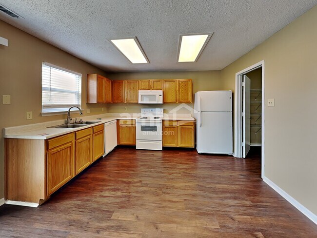 Photo - 6303 Abaca Way