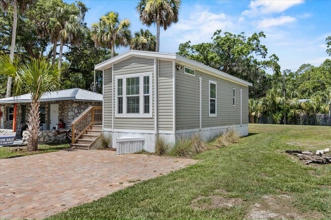 Photo - 14035 W River Rd