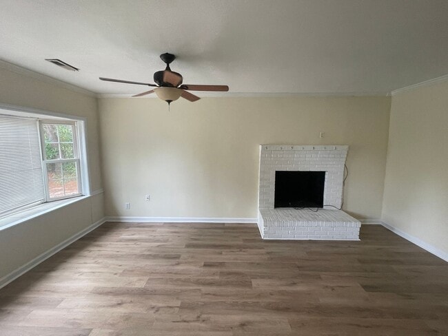 Photo - 346 Lancaster Rd