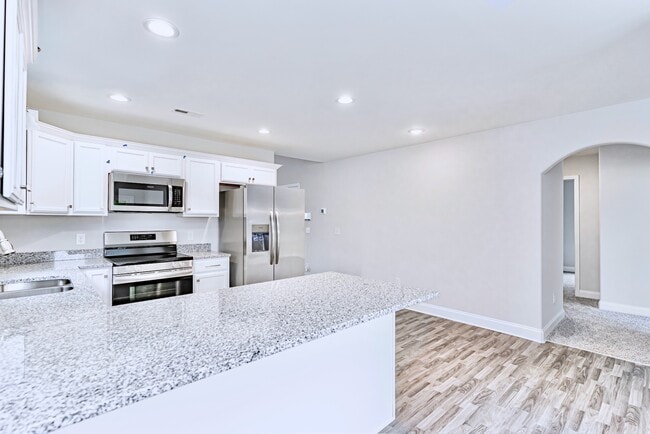 Photo - 819 Marple Pl