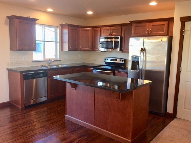 Photo - 4 bedroom, 3 bath Town home