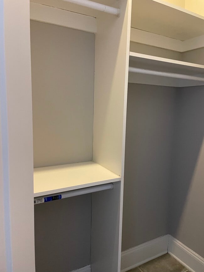Closet - 3628 T St NW Unidad Basement