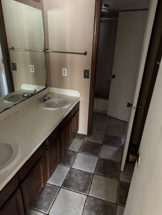 Photo - Cozy 2 Bedroom Duplex Central Norman
