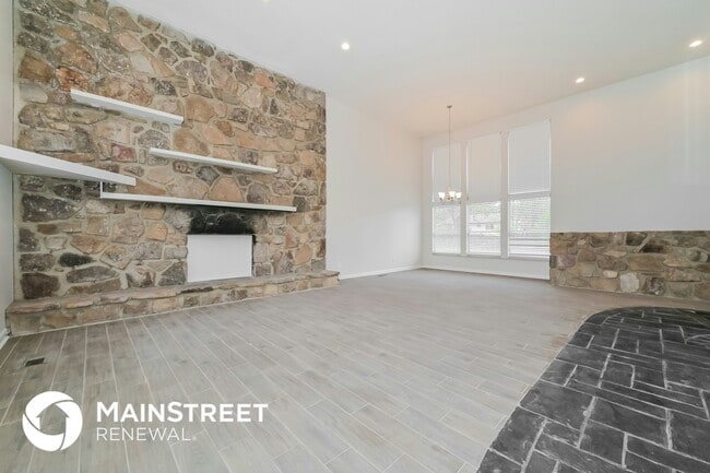 Photo - 944 Kevin Rd