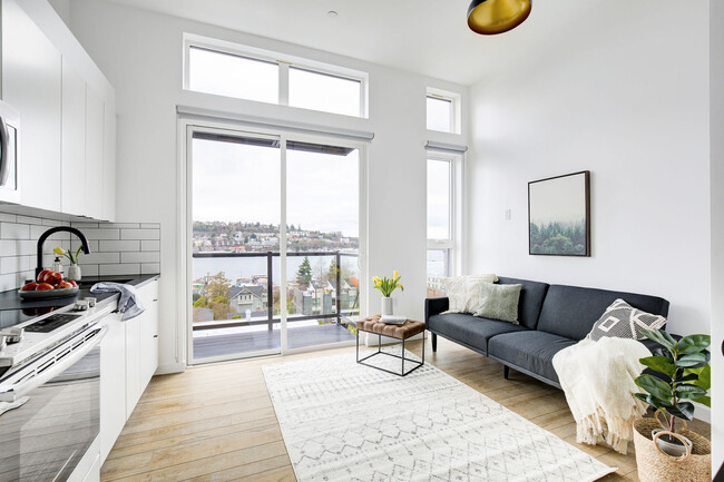 Building Photo - Welcome to Lakeview! - Live in Luxury & St... Rental