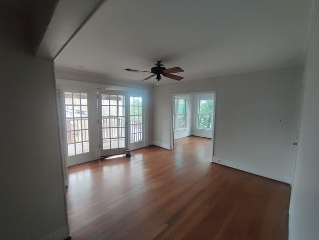 Building Photo - 1661 Marshall St Unit 4 Rental