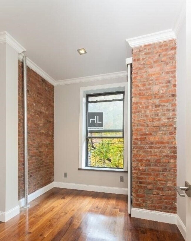 Photo - East 116th Street Unidad 2C