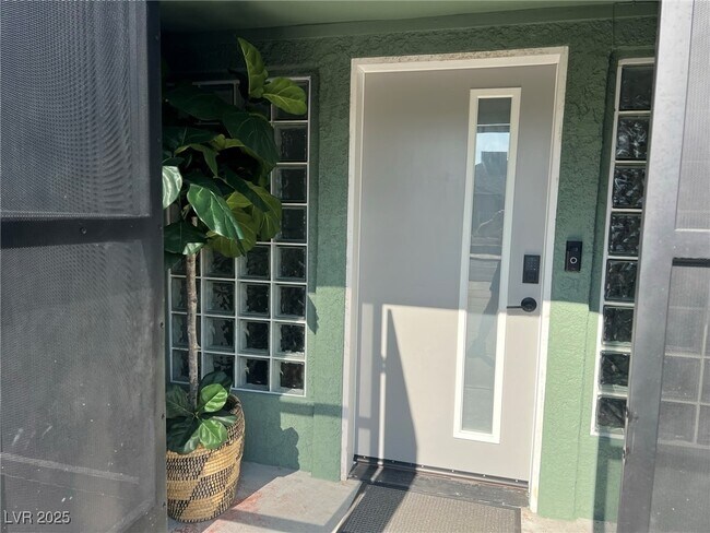 Photo - 1001 Griffith Ave