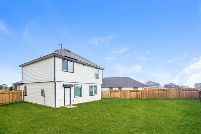 Building Photo - 3033 Wood Lily Dr