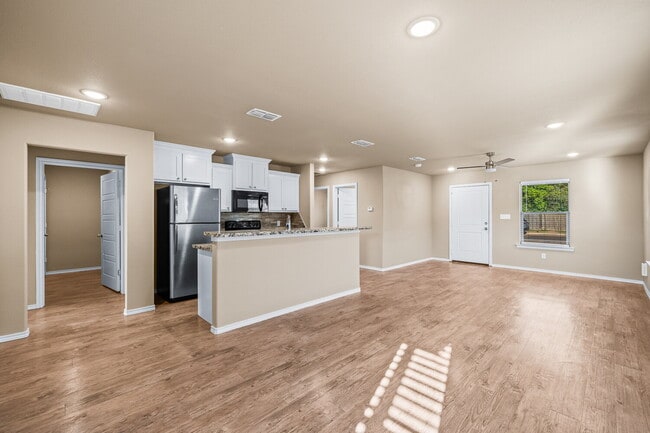 Photo - Modern 3/2 in Abernathy, TX