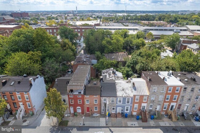 Photo - 1123 W Lombard St