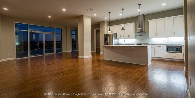 502 Living Room & Kitchen 3 - Falls Park Place