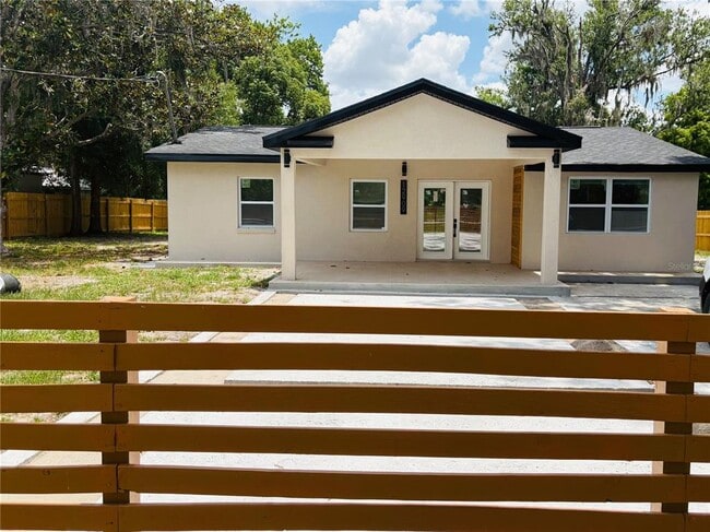 Building Photo - 12909 Forest Hills Dr Rental