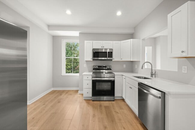 Building Photo - 14 Dock St Unit 3E
