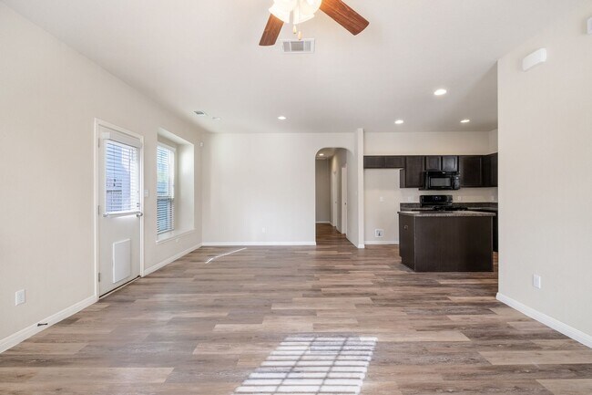 Photo - Lovely 3 Bedroom, 2 Bath Home Near Tesla Giga Factory