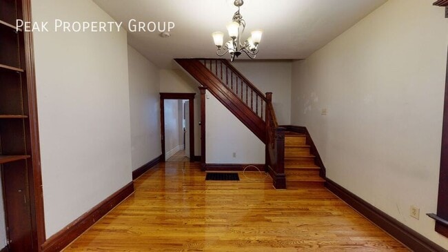 Photo - 180 W 8th Ave