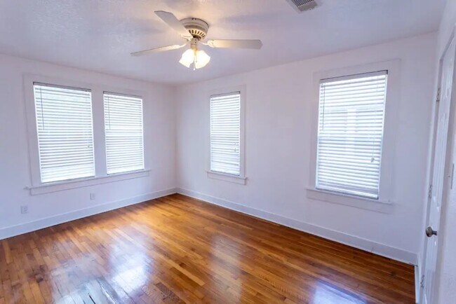 Photo - 3144 Cockrell Ave