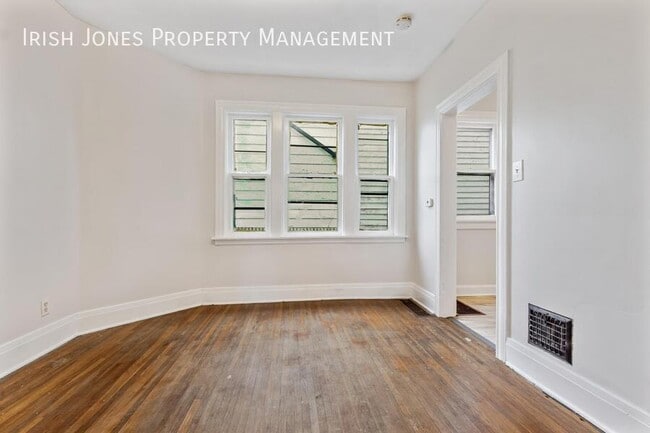 Photo - 104 Grote St Unit Lower Rear