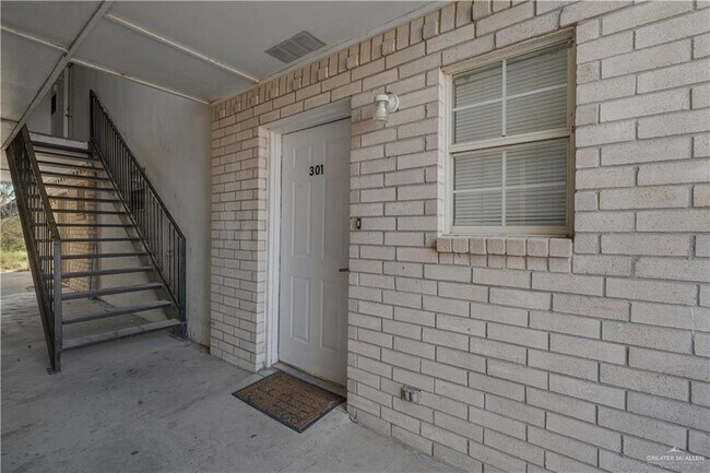 16 Oasis Dr