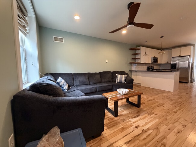 Photo - 3034 Baltz St