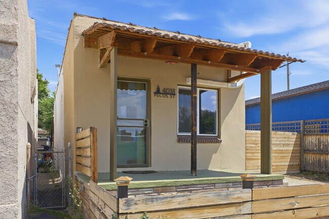 Photo - $2,095.95 1 bed, 1.5 bath Home in Denver with Basement and In Unit Laundry!