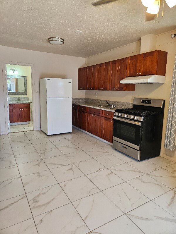 Building Photo - 601 S Papa Ave Rental