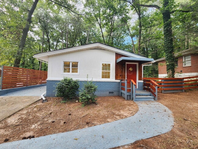 Building Photo - 2281 Polar Rock Ave SW