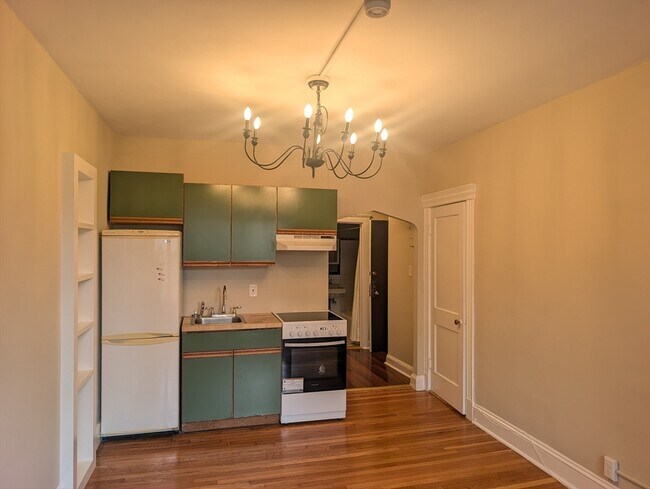 Photo - 72 Strathmore Rd Unit 7A