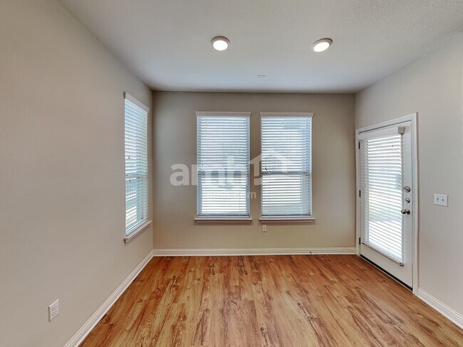 Photo - 8106 Cottage Rose Dr