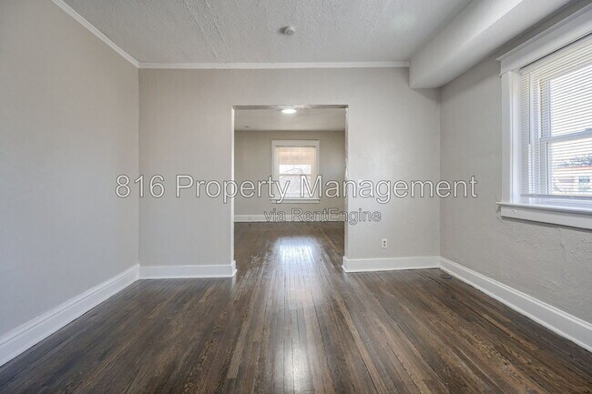 2416 E 22nd St Unit 2w