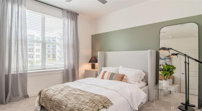 Photo - Lyra by Radius