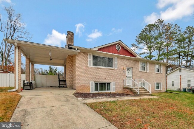 Photo - 6912 Eilerson St